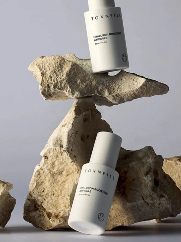 Toxnfill Hyaluronic Boosting Ampoule 30ml – Ser cu acid hialuronic pentru hidratare și fermitate, ideal pentru ten uscat și sensibil.